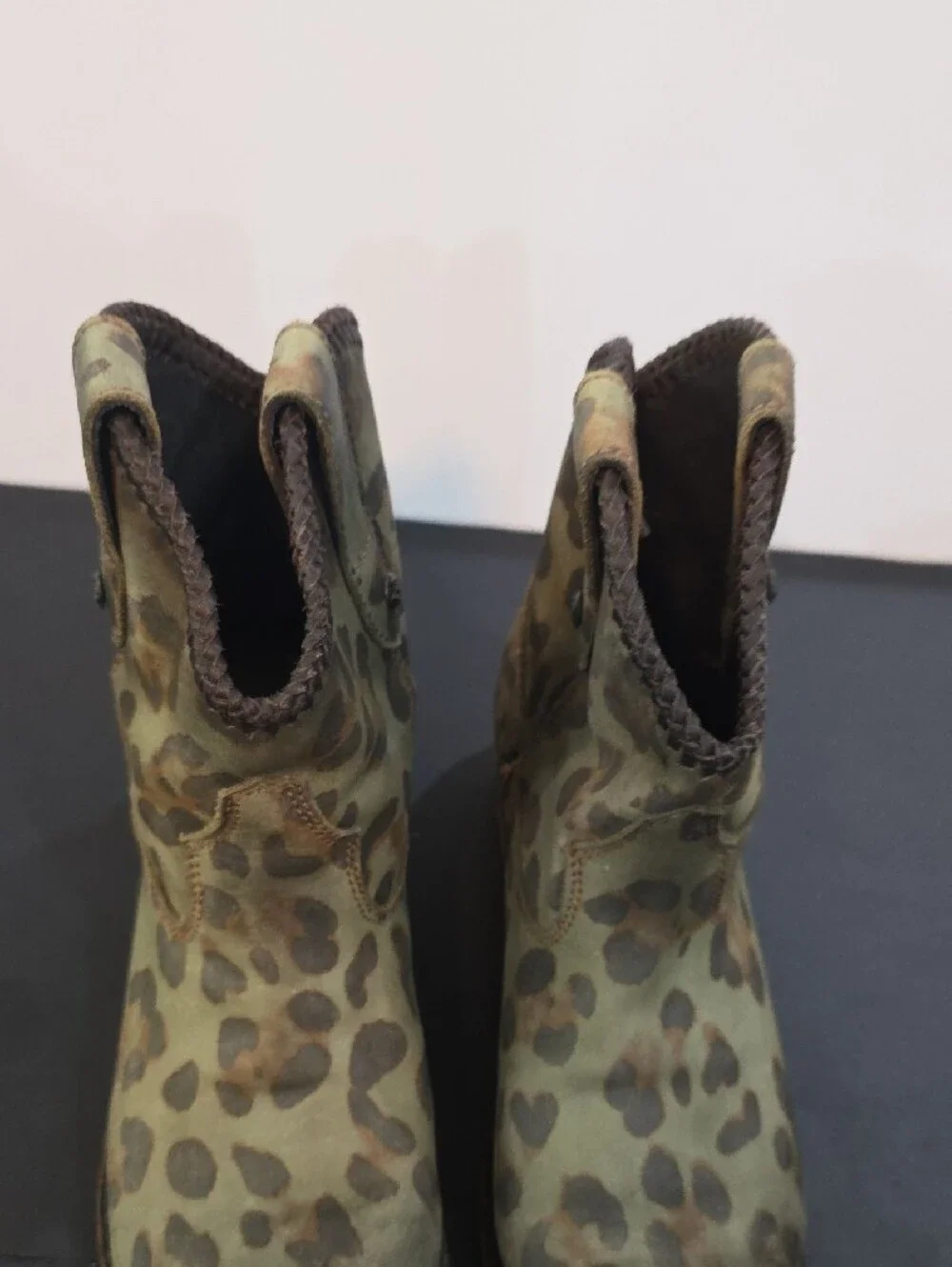 LIBERTY Black Green Leopard Print Ankle Booties Women's Size 7